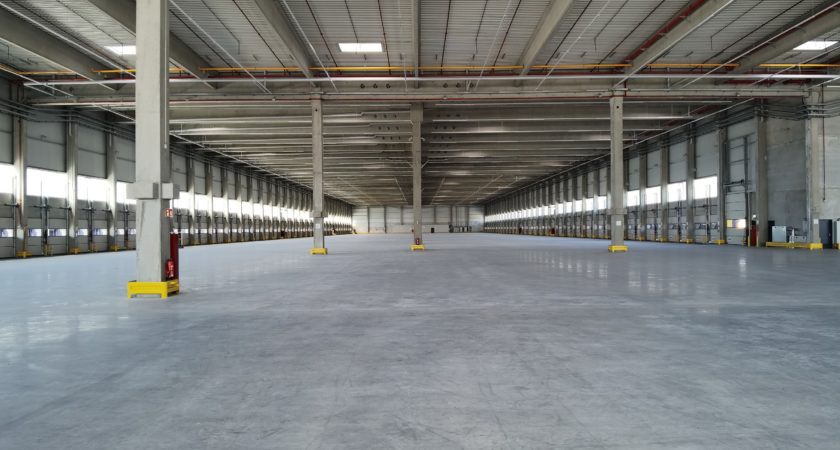 Baustelle Innenansicht Betriebsgebäude Elektroinstallationen
